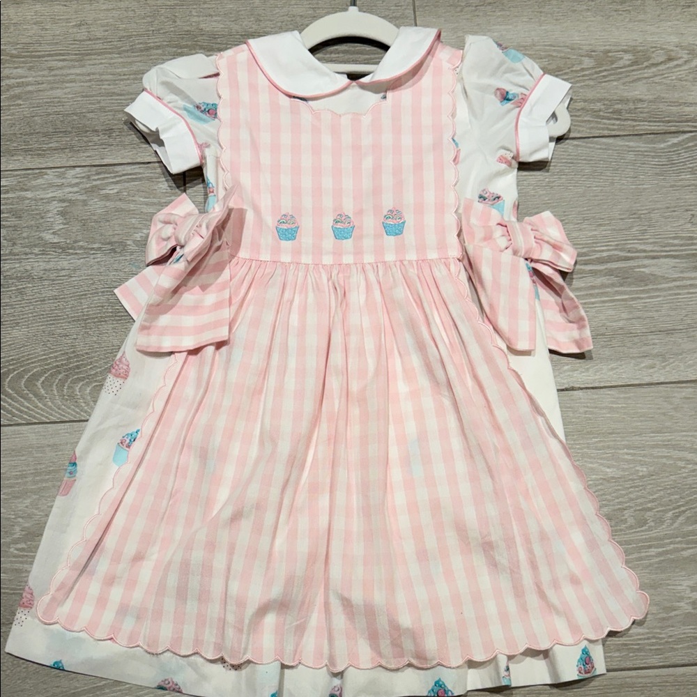 The sweetest birthday dress!  Gingham Kids Dress with Cupcake Design